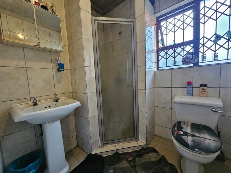 Two Homes, One Perfect Property! - Photo 8