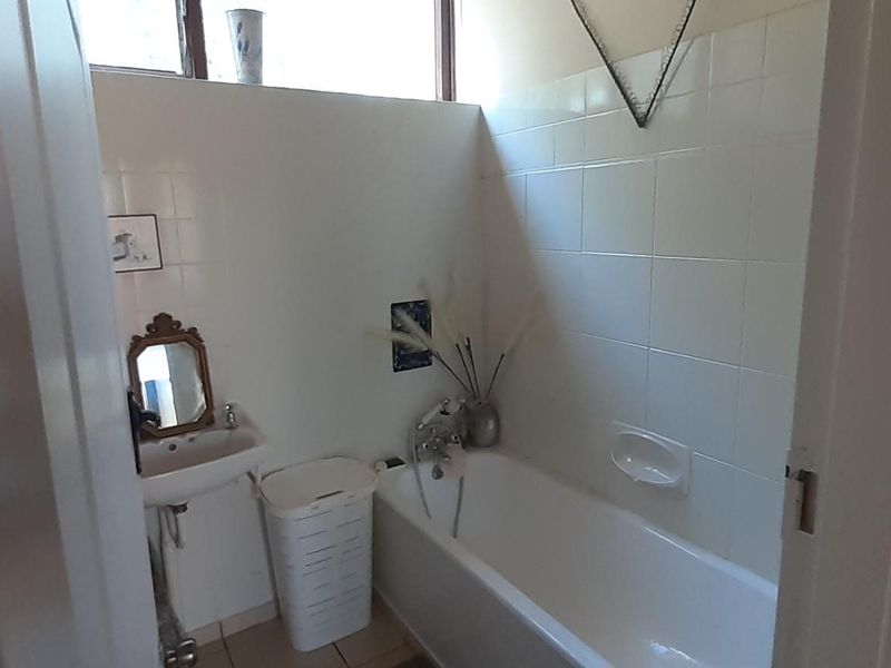 Dream Home with Pool & Mountain Views in Westbank! - Photo 7