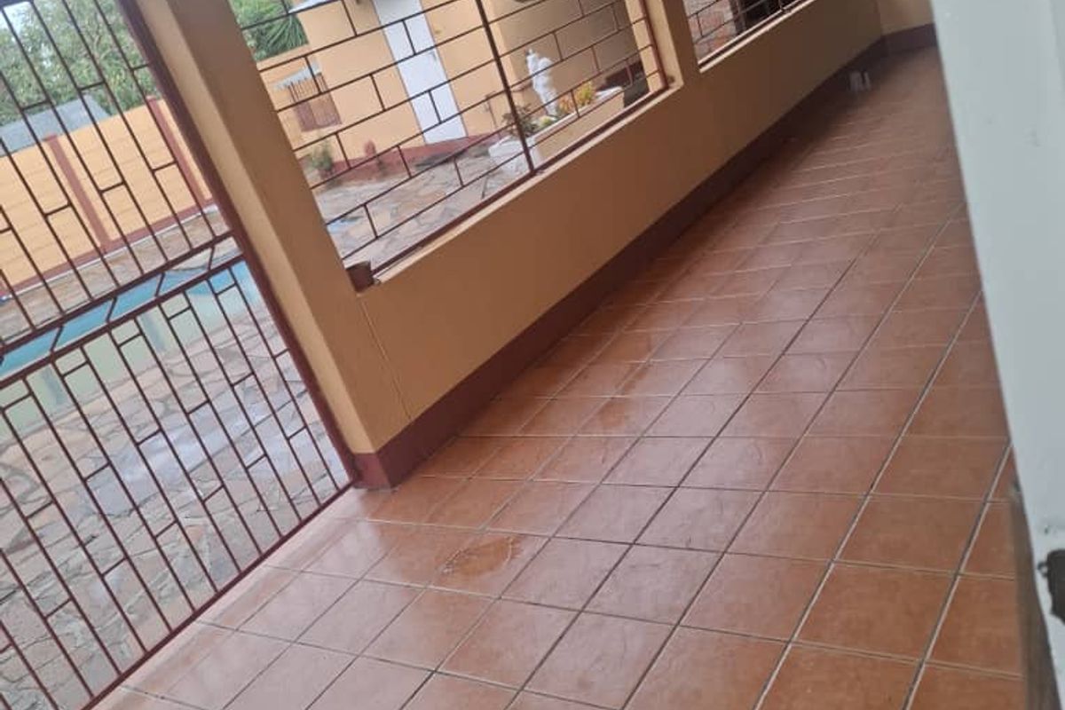 🏡 FOR SALE | Pioneerspark  4-Bedroom House with Bachelor Flat – N$ 4,100,000 - Photo 3