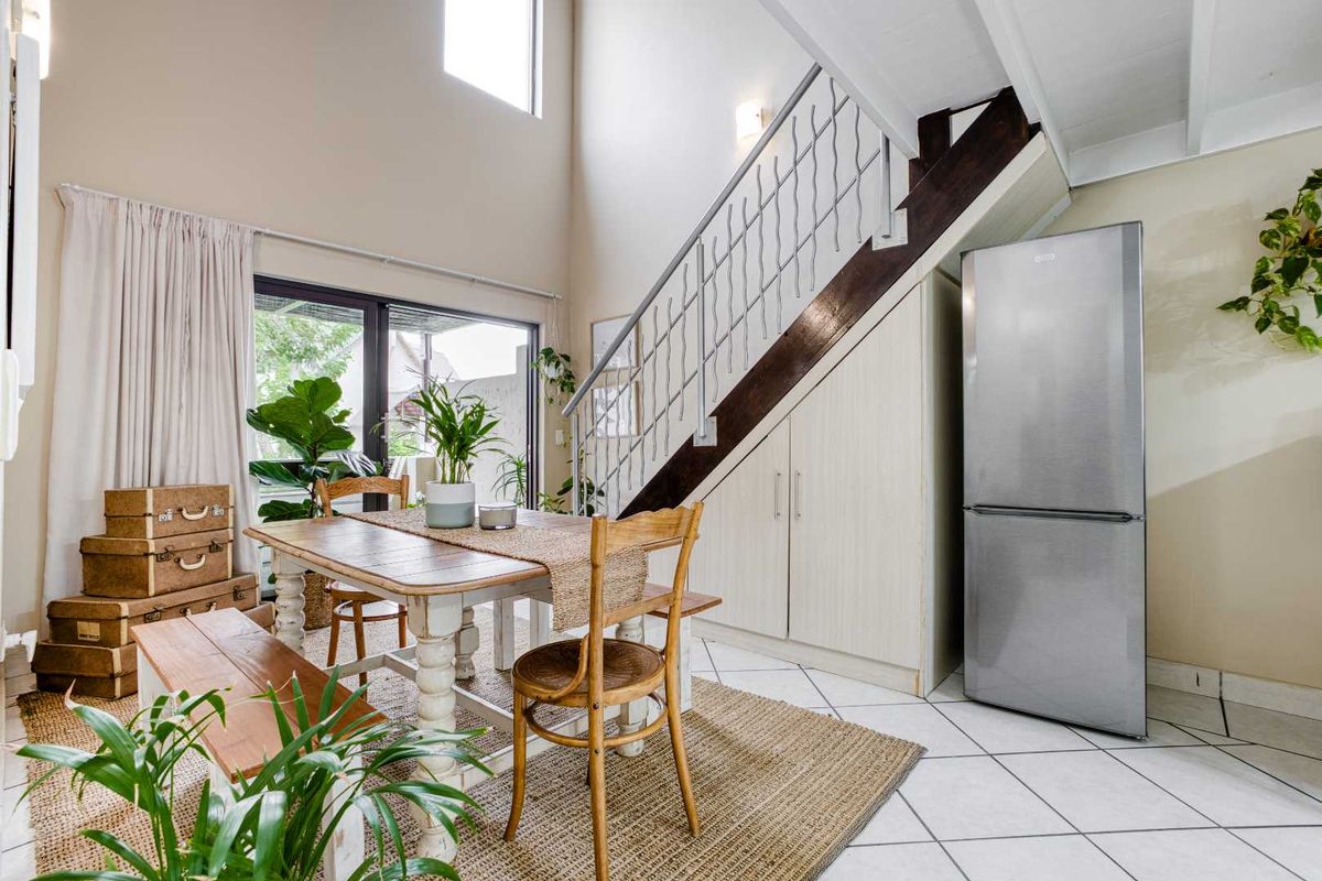 Modern Loft Apartment in Prime Lonehill Location - Photo 5