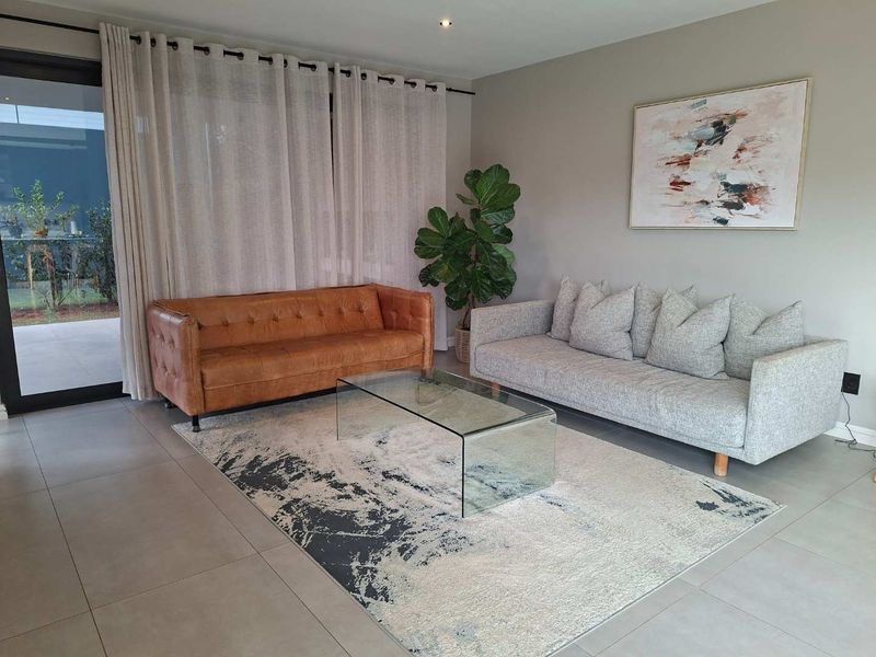 Just move in Spacious 3 Bedroom house in Hillcrest - Photo 1