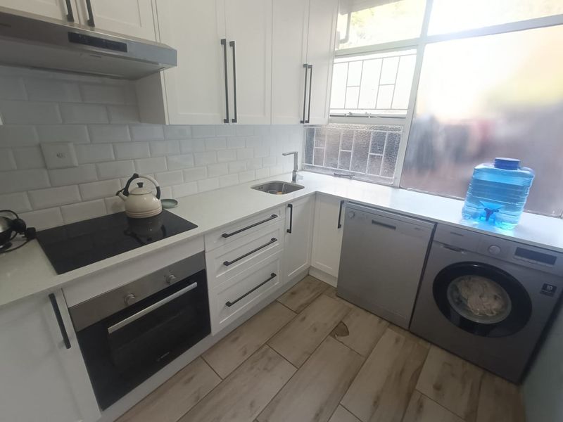 Exclusively Listed – Spacious Duplex in a Well-Established Area in Clubview. - Photo 3