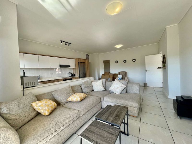 2 Bedroom Apartment to rent in Ballito Central - Photo 2