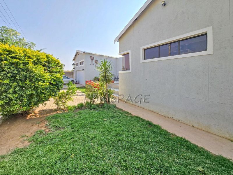 Ext 3, Outjo, Attractive 3 Bedr Home with a Flat is for Sale - Photo 6