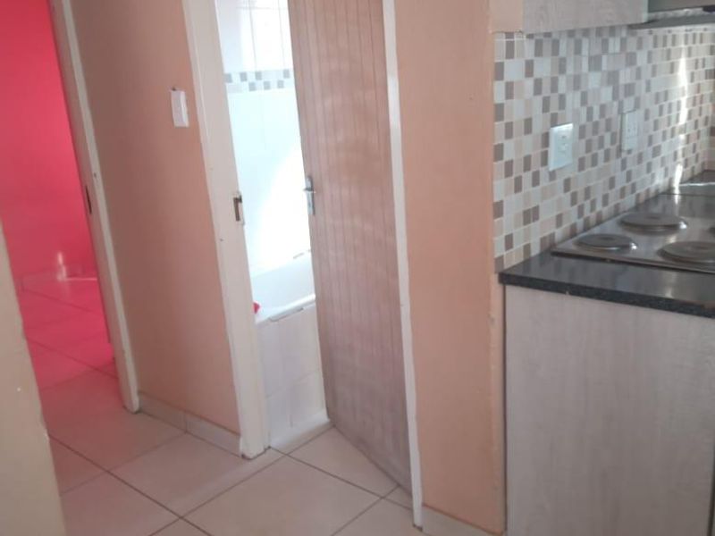 Stunning RDP house to rent in Soshanguve South - Photo 7