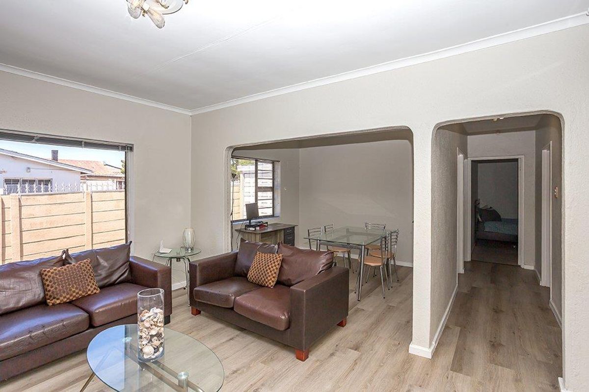 Family Home - Photo 3