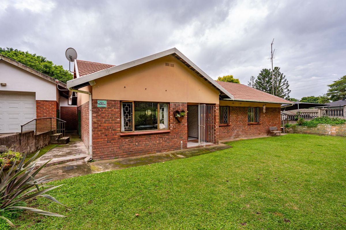 UNIQUE FAMILY HOME WITH COTTAGE IN PRIME WATERFALL 1 - Photo 2