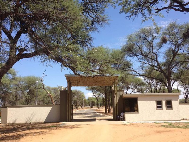 Most beautiful setting in Camelthorn Estate Okahandja - Photo 3