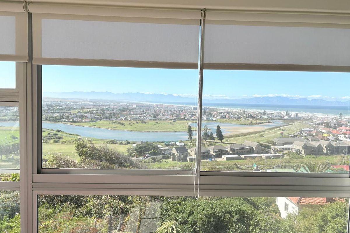 House To Rent In Muizenberg! - Photo 3