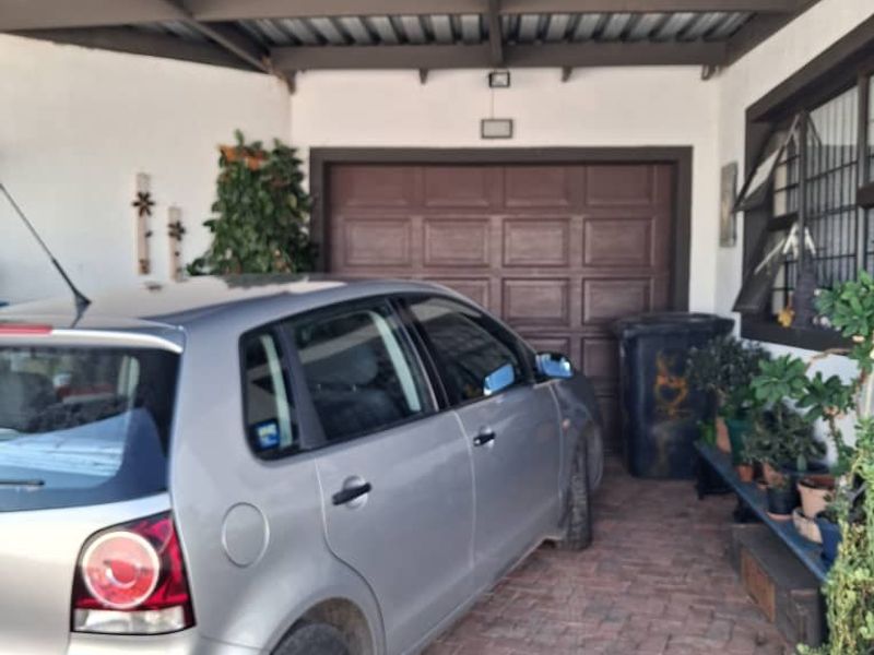 FOR SALE - 2 BEDROOM IN OKAHANDJA - Photo 3