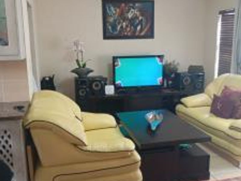 Ground Floor Apartment for Sale - Photo 3