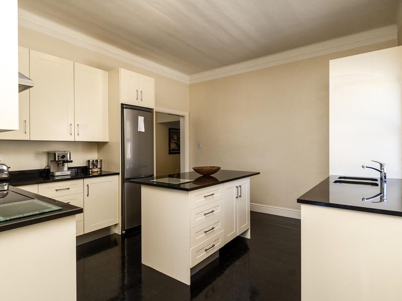 Spacious Pet Friendly Apartment for Rent - Photo 10