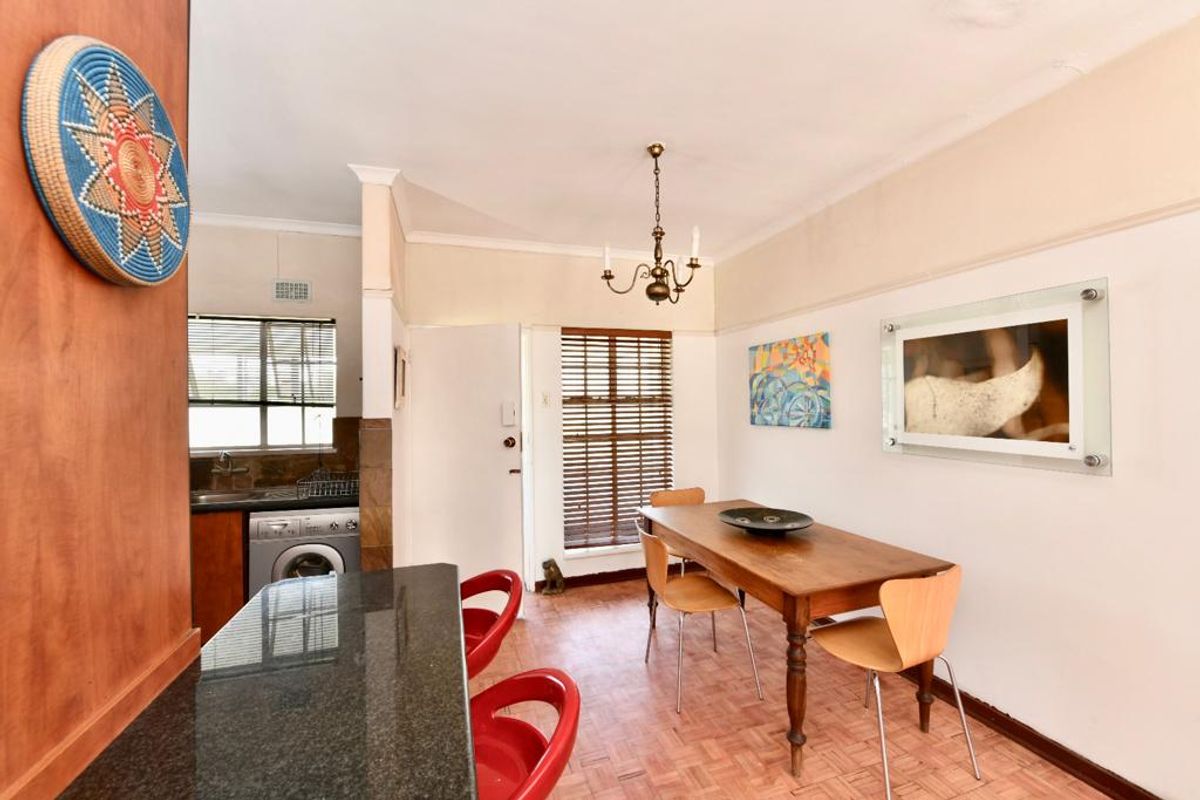FURNISHED TWO BEDROOMS - Photo 2