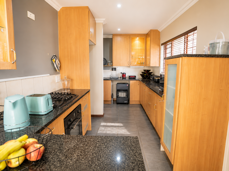 A Fully Furnished Townhouse - Photo 5