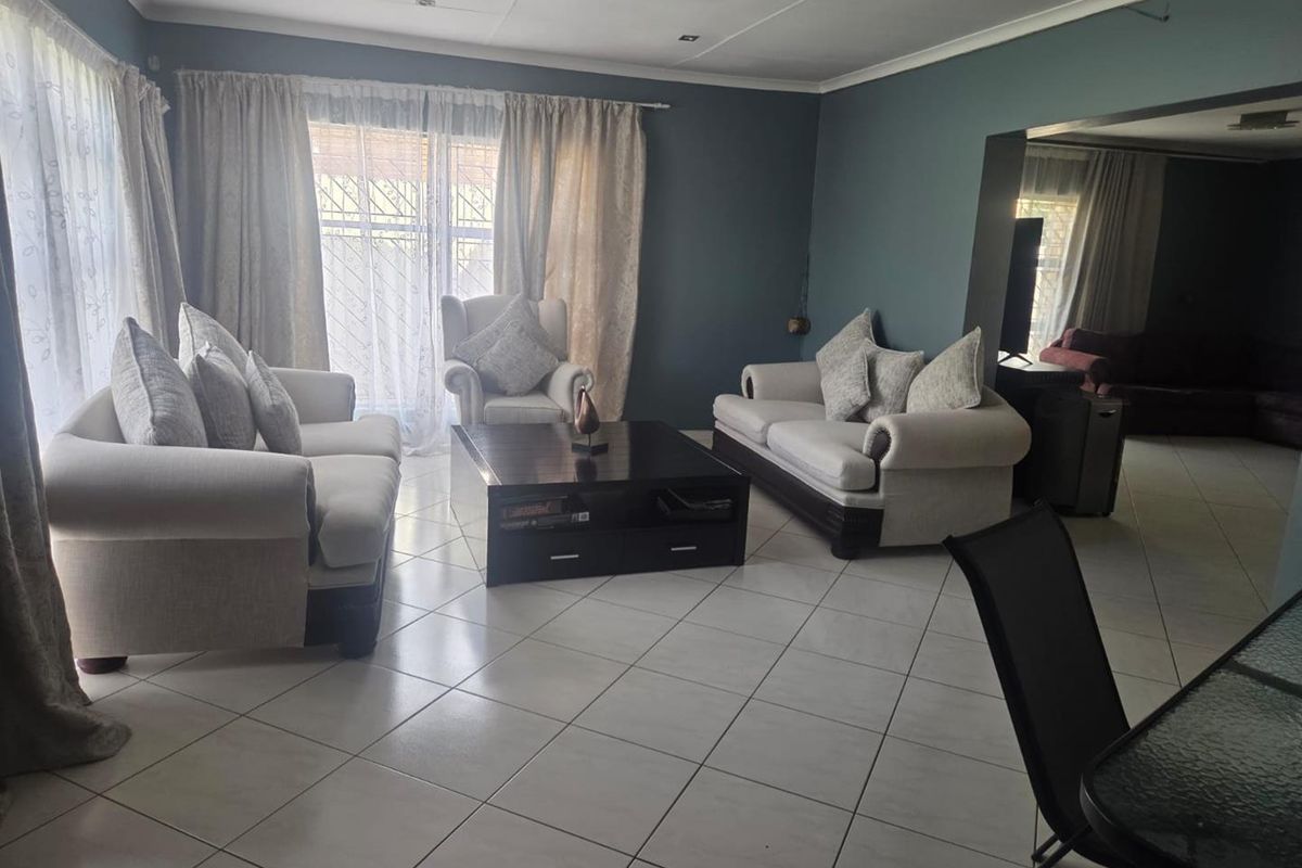 Spacious 3-bedroom family home to rent available 1 July - Photo 4