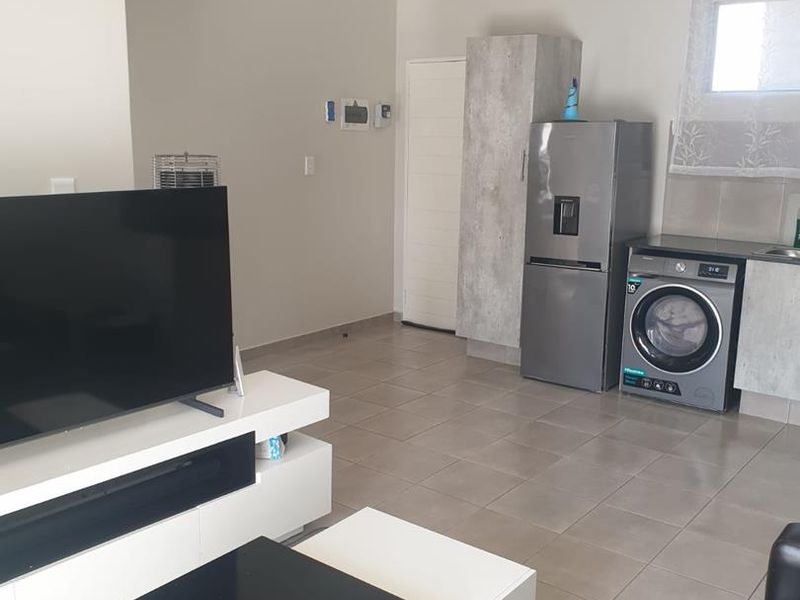 Two-Bedroom First Floor Apartment for Sale in Bulrush View, Rynfield - Photo 5