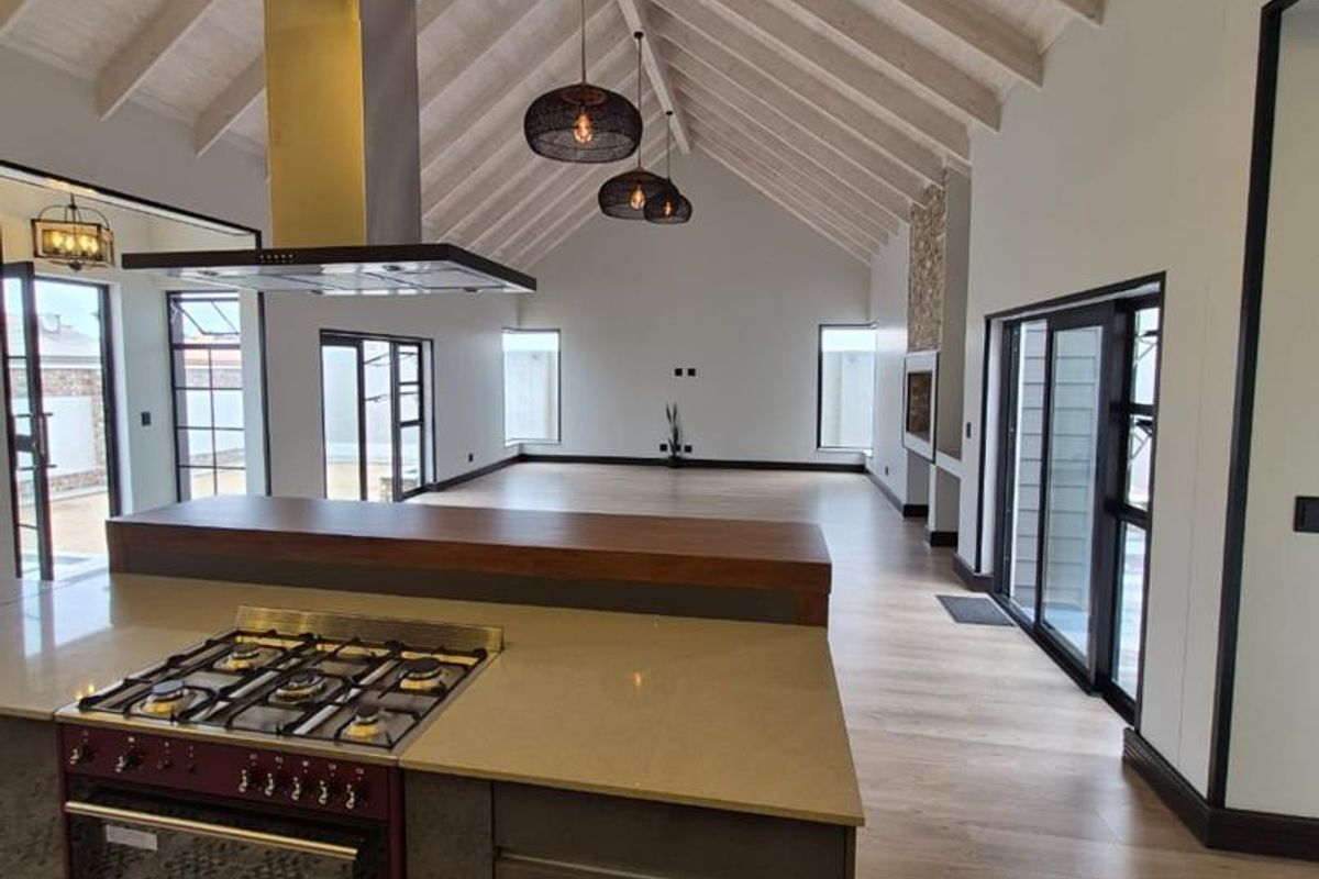 Luxury Coastal Living Family Home N$ 5 950 000.00 - Photo 3