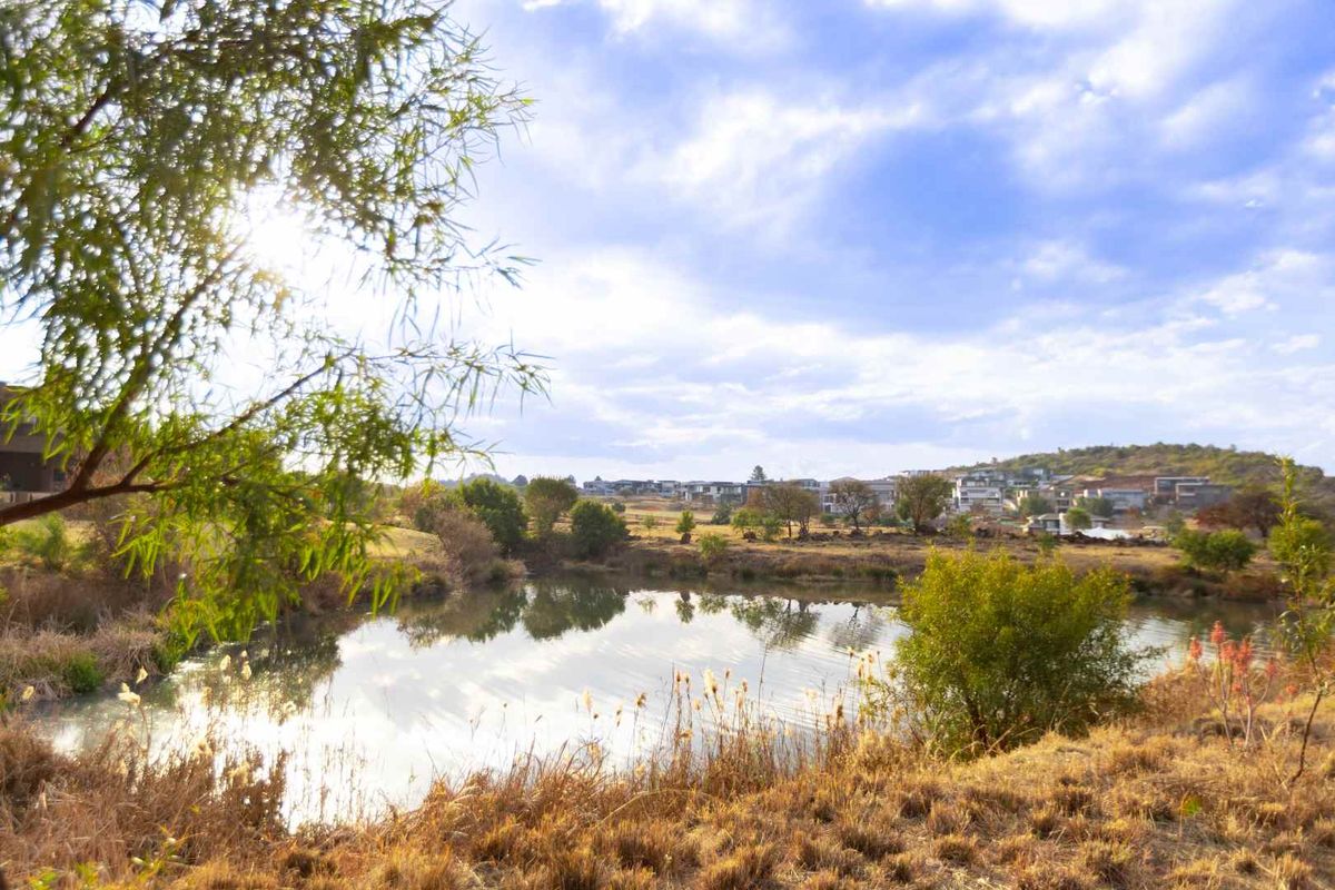 An elite lifestyle, vibrant living, a serene escape with no sacrifices... - Photo 5