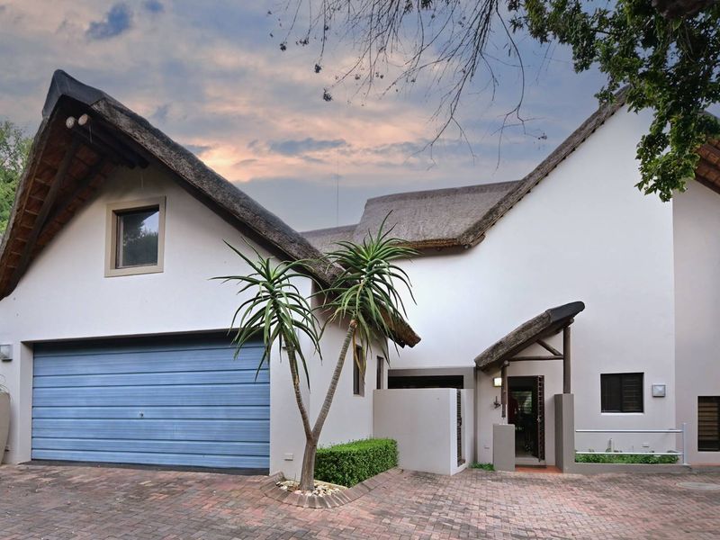 Stunning Two Bedroom Townhouse In Excellent Estate - Photo 2