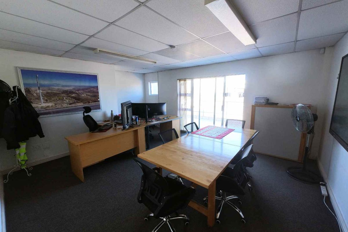 278m2 Industrial Warehouse To Let - Photo 4