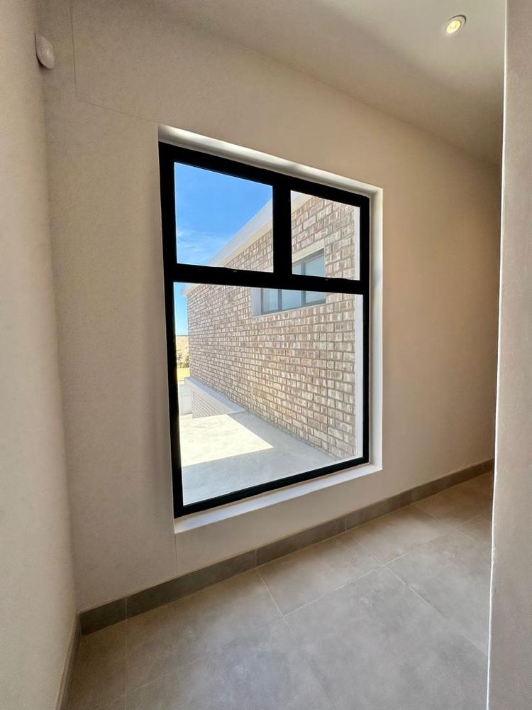 Large windows on landing