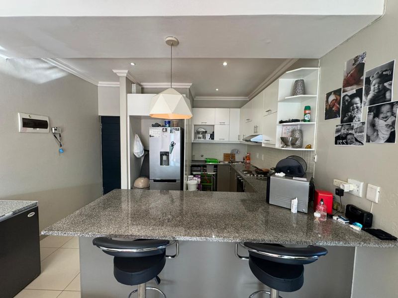 Modern two bedroom ground floor apartment - Photo 4