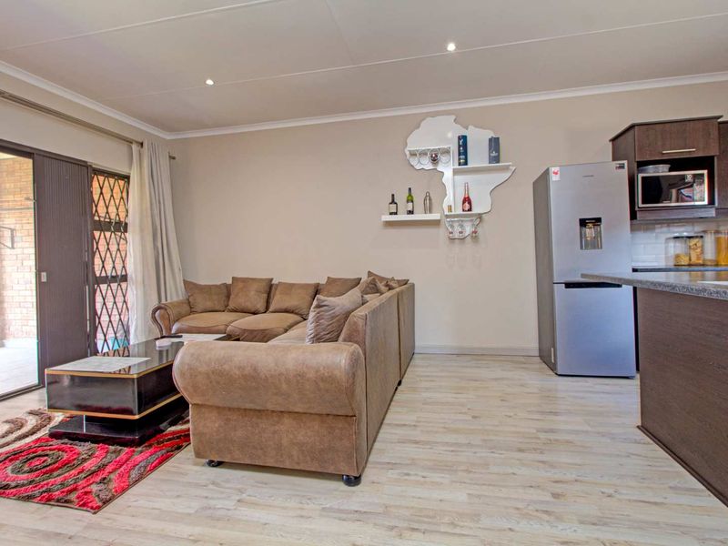 Move-In Ready, No Upgrades Needed - Photo 9