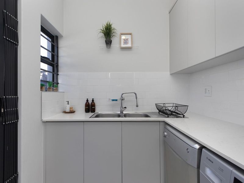 Charming Family Living in the Heart of Sandown - Photo 8