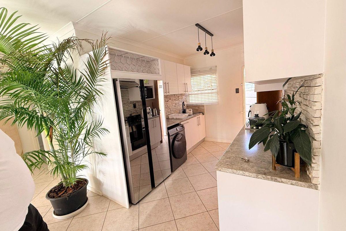 2 BEDROOM APARTMENT FOR SALE - HOCHLAND PARK - Photo 2