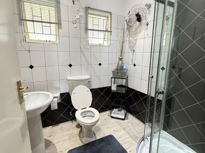 3 or 4 bedroom FAMILY HOME Selling! - Photo 10