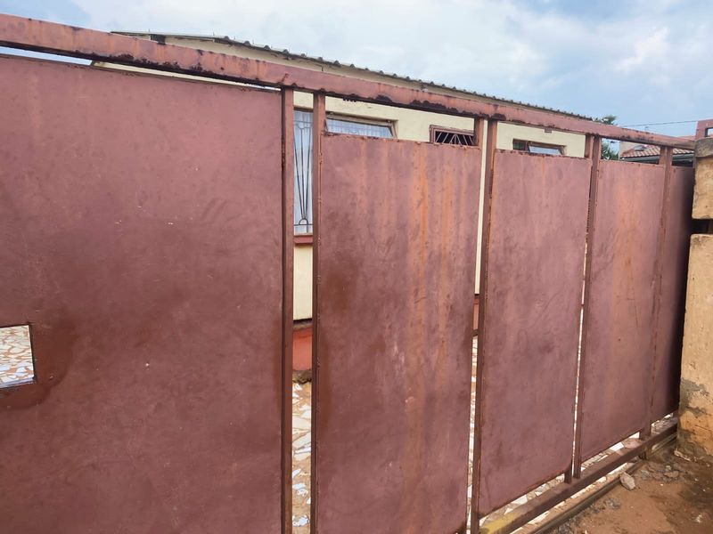 RDP with big yard for sale in Barcelona - Photo 6