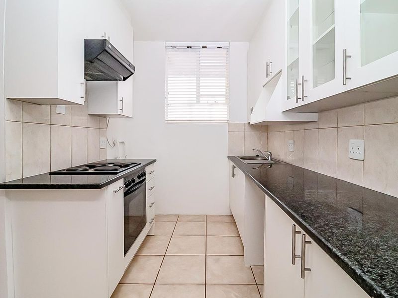 Renovated One Bedroom Apartment! - Photo 3