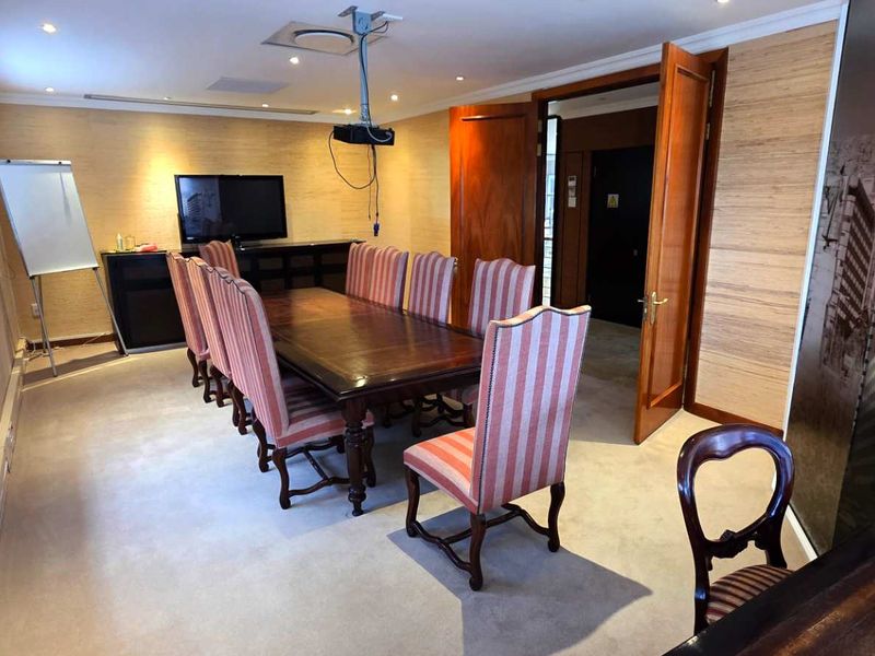 Stunning First Floor Office in Steenberg Office Park - Photo 4