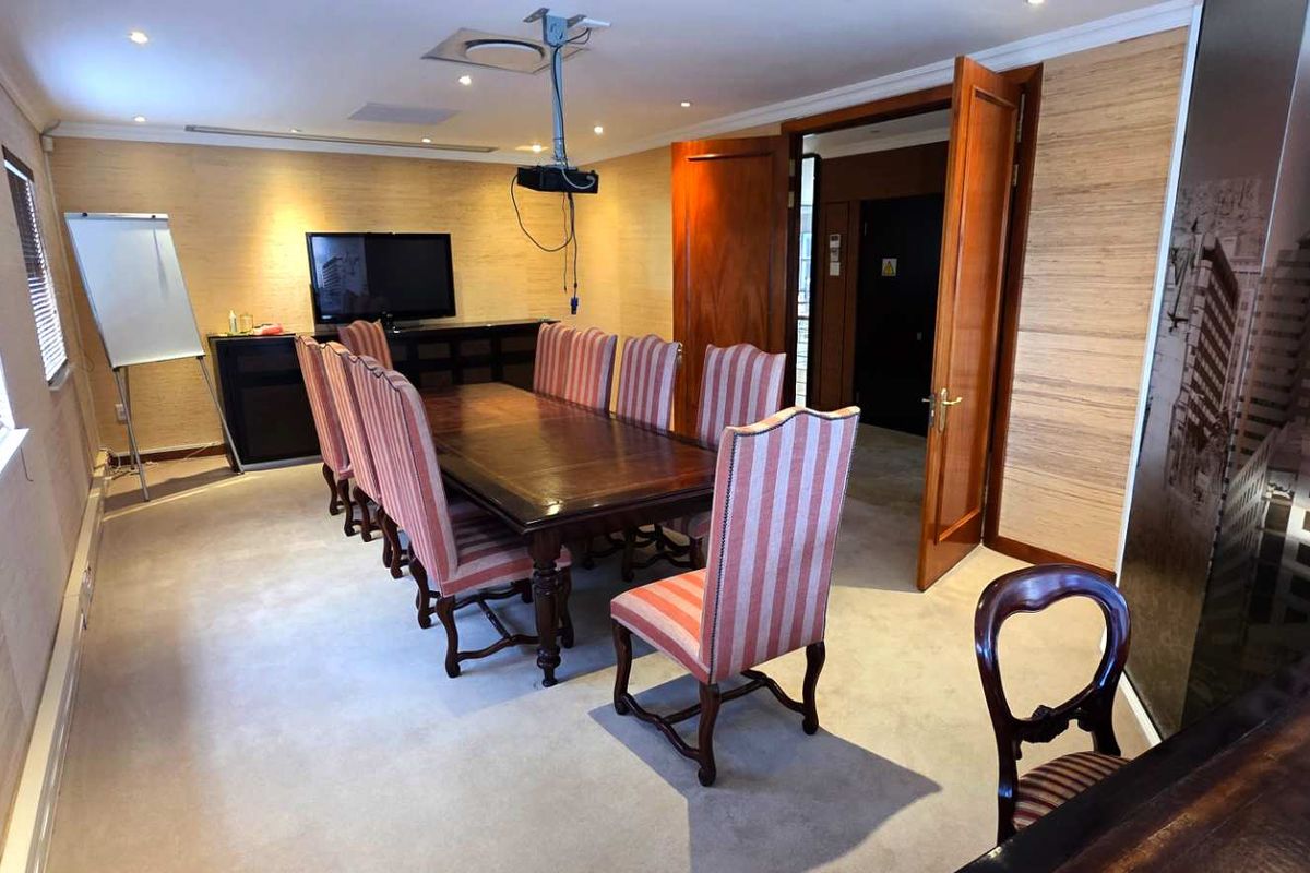 Stunning First Floor Office in Steenberg Office Park - Photo 4