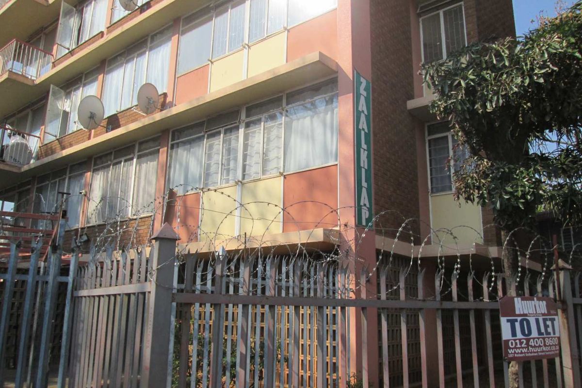 VERY BEAUTIFUL [1] ONE BEDROOM APARTMENT FOR SALE IN SUNNYSIDE [ PRETORIA ] - Photo 3