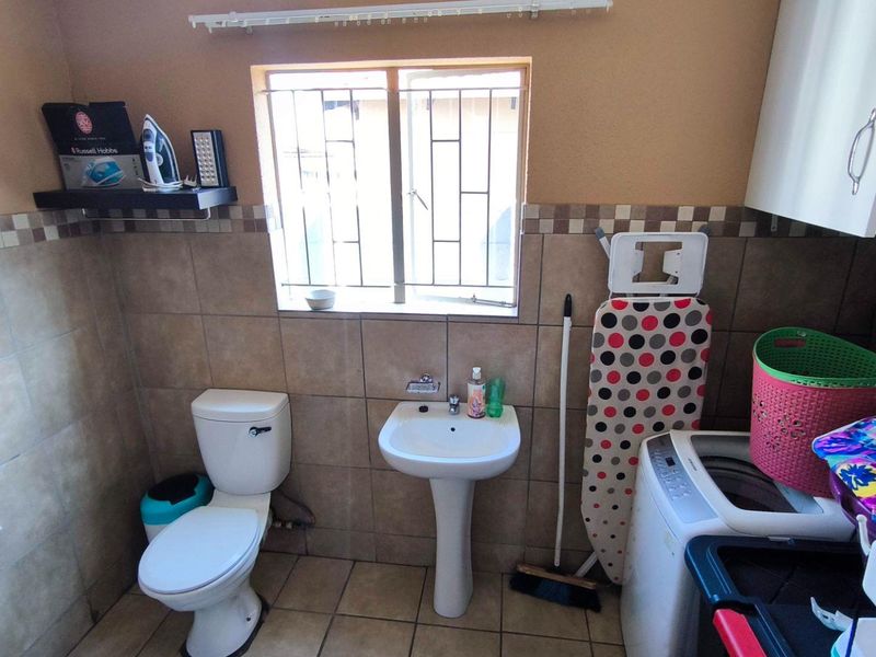 Modern Double Storey! - Photo 7