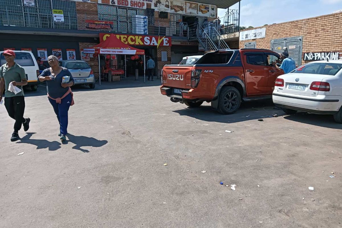 1. Shop Space to let in Marianhill Pinetown - Photo 4