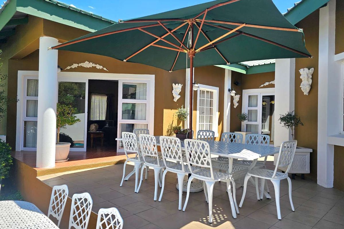 Ambassadorial Victorian Beauty: Fully Furnished Rental in Ludwigsdorf! - Photo 3