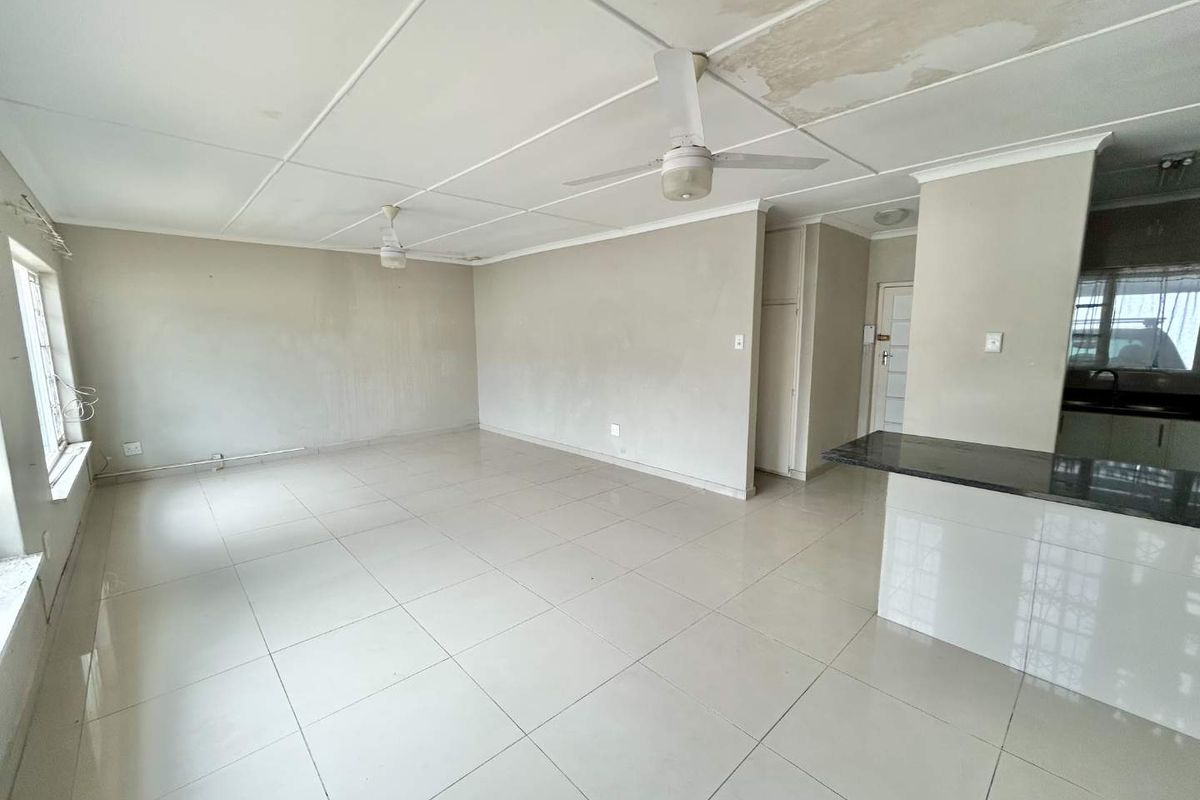 HENDRA - RENOVATORS DREAM TO TRANSFORM CINDERELLA - Photo 3