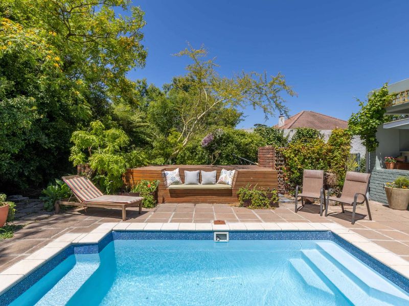 A versatile character-filled home in a lovely pocket of Kenilworth - Photo 2