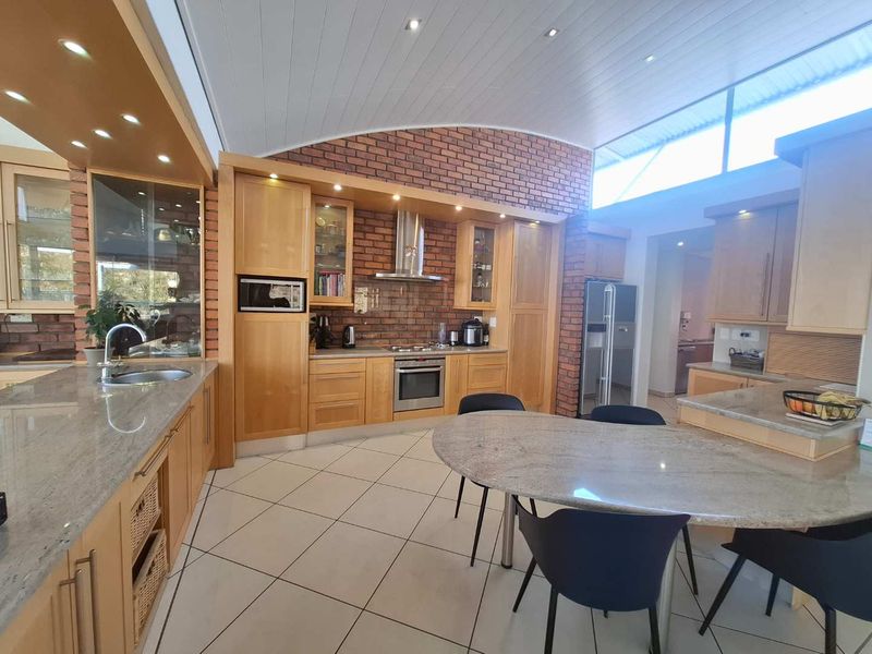 Joint Sole Mandate - Immaculate Auasblick Home - Photo 6