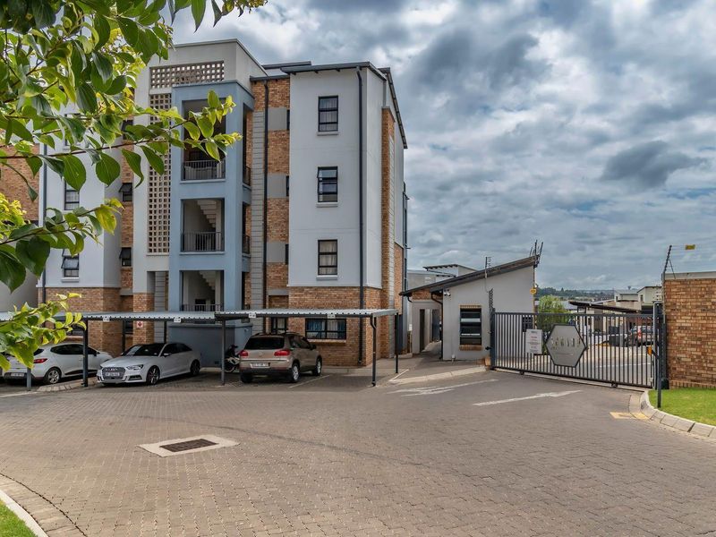 Three-bedroom ground floor apartment in barbeque downs - Photo 5