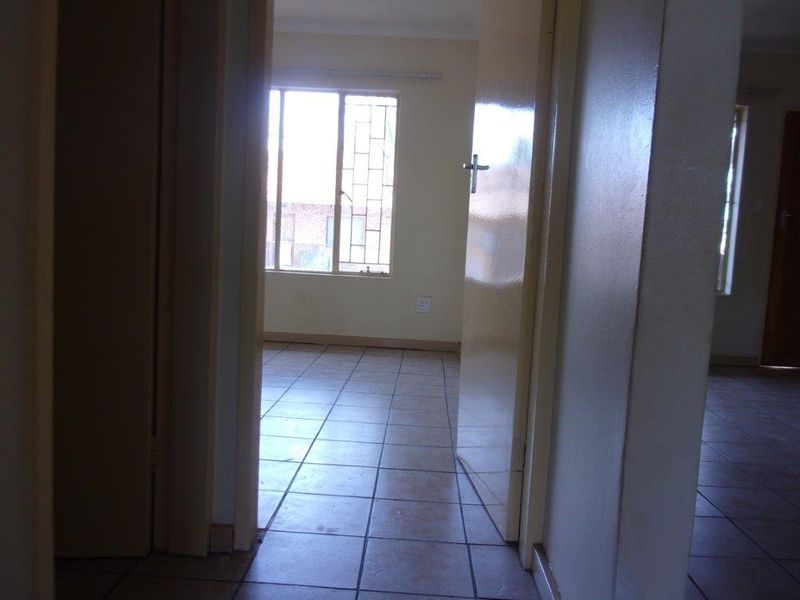 2 BEDROOM UNIT TO RENT IN DOORNPOORT - Photo 9