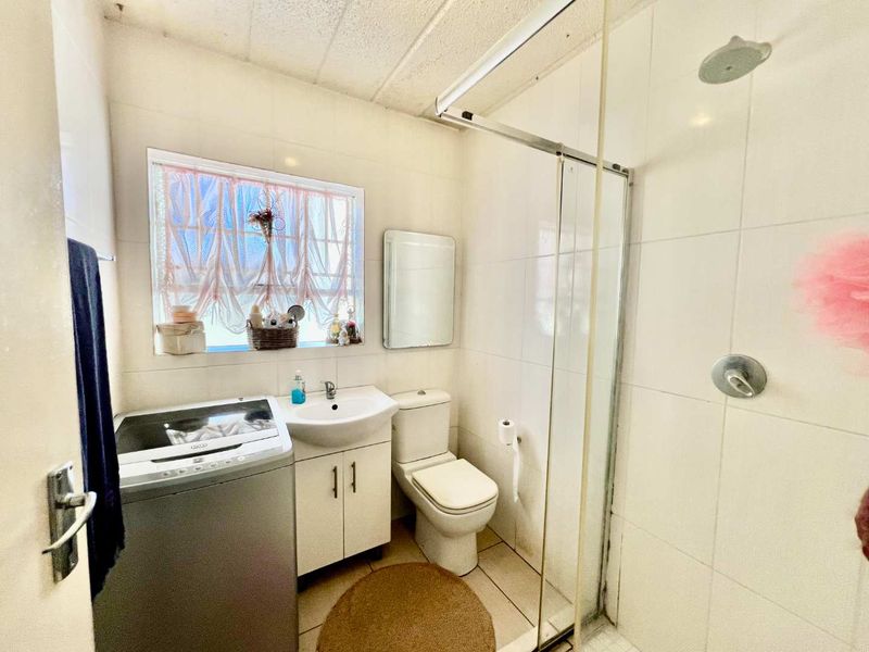 Prime Location! Wilbur Woods: Comfort & Convenience at Its Best - Photo 9