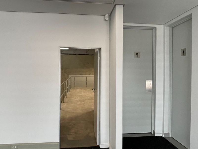 Prime Logistics & Distribution Warehouse To Let | Mount Edgecombe - Photo 10