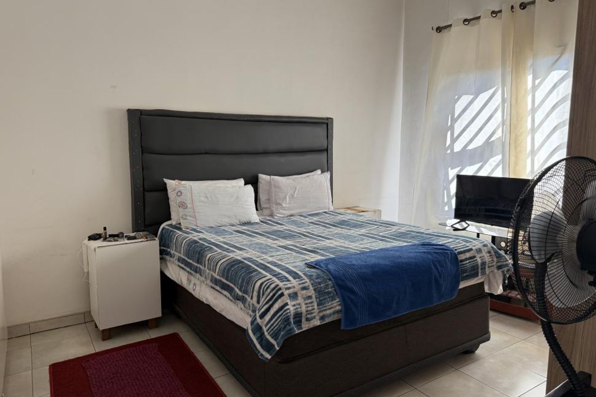 Charming 3-Bedroom Home – Move-In Ready - Photo 4