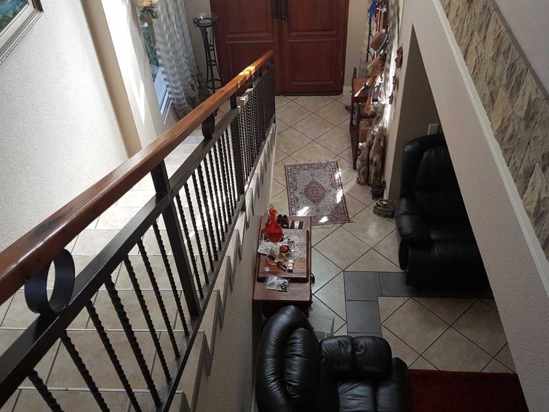 SECURE EXCELLENT LOCATION - EXCLUSIVE SOLE MANDATE! - Photo 6