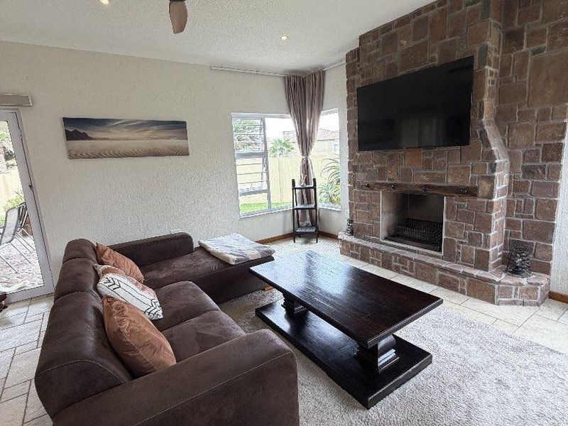 COZY 3 BEDROOM HOME FOR RENT, ROSSMUND,SWAKOPMUND - Photo 5