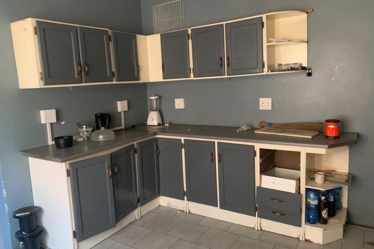 **Charming 2-Bedroom Home with Income Potential in a Quiet Cul-de-Sac** - Photo 3