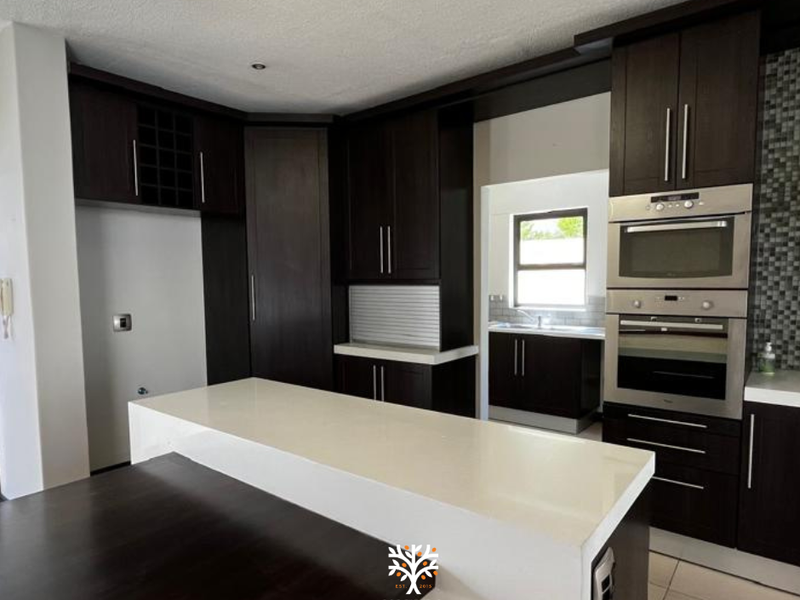 Family Home For Sale | Suiderhof | N$4 200 000 - Photo 5